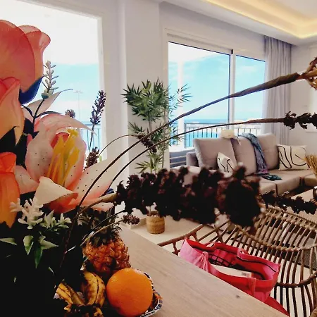 펜션 Rooftop Vistas, 2 Bedrooms First Line *
