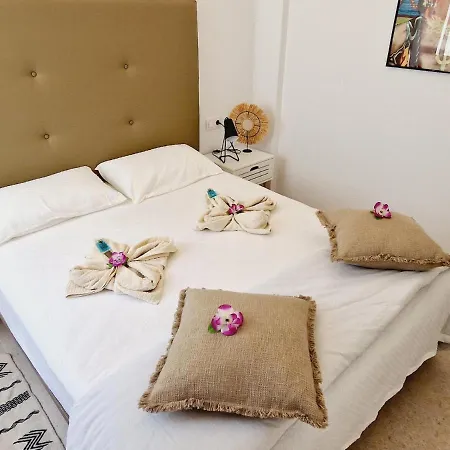 Rooftop Vistas, 2 Bedrooms First Line Holiday home