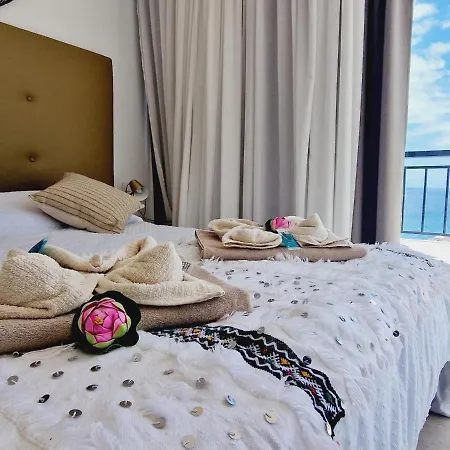 Rooftop Vistas, 2 Bedrooms First Line * Los Cristianos (Tenerife)