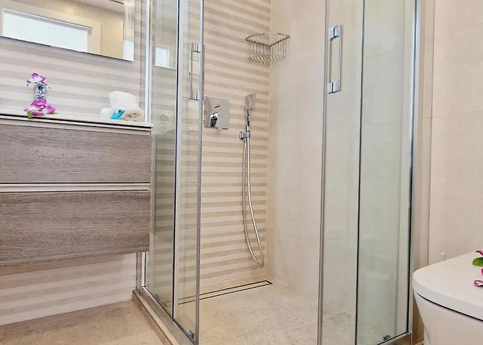 Rooftop Vistas, 2 Bedrooms First Line