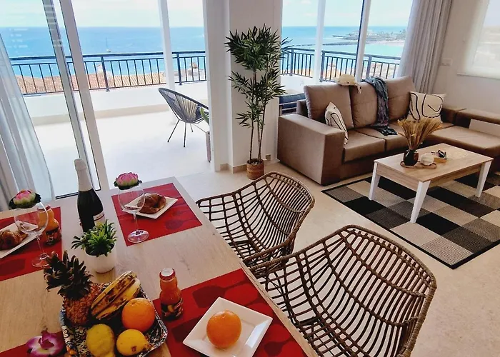Rooftop Vistas, 2 Bedrooms First Line Semesterbostad Los Cristianos (Tenerife)