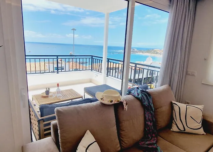 Rooftop Vistas, 2 Bedrooms First Line Los Cristianos (Tenerife)