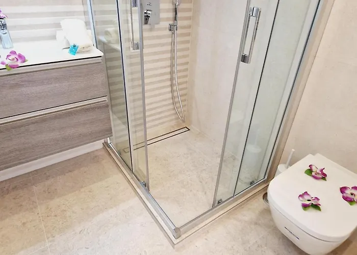 Rooftop Vistas, 2 Bedrooms First Line Tatil Evi