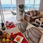 Rooftop Vistas, 2 Bedrooms First Line Holiday home Los Cristianos (Tenerife)
